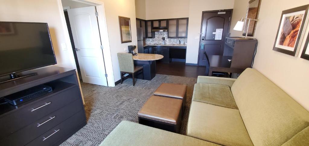 Staybridge Suites : Eau Claire - Altoona photo