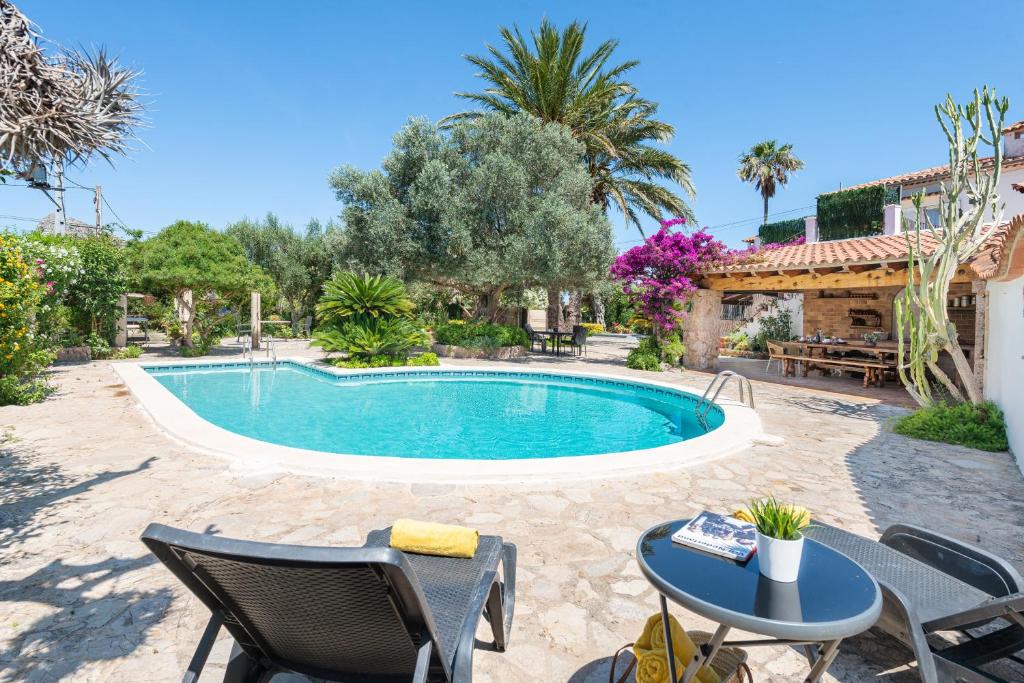 NEW! Can Malondra, villa para 8 con piscina y jardines - 2