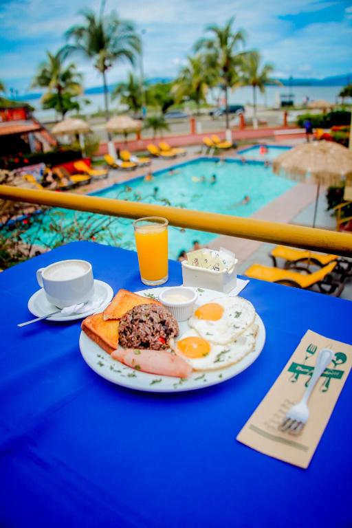 Food and beverages, Hotel Yadran Beach Resort in Puntarenas