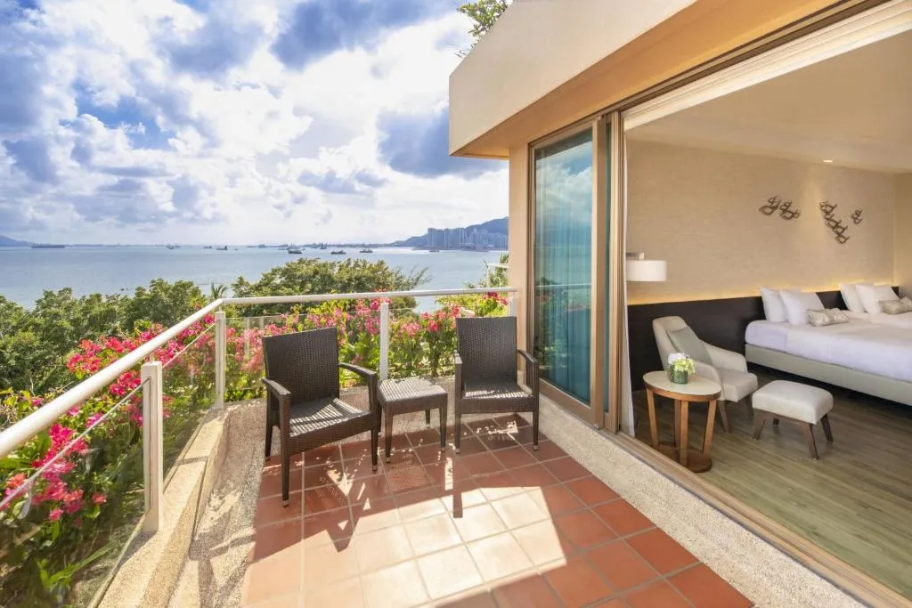 Hong Kong Gold Coast Hotel, hotel in Hong Kong