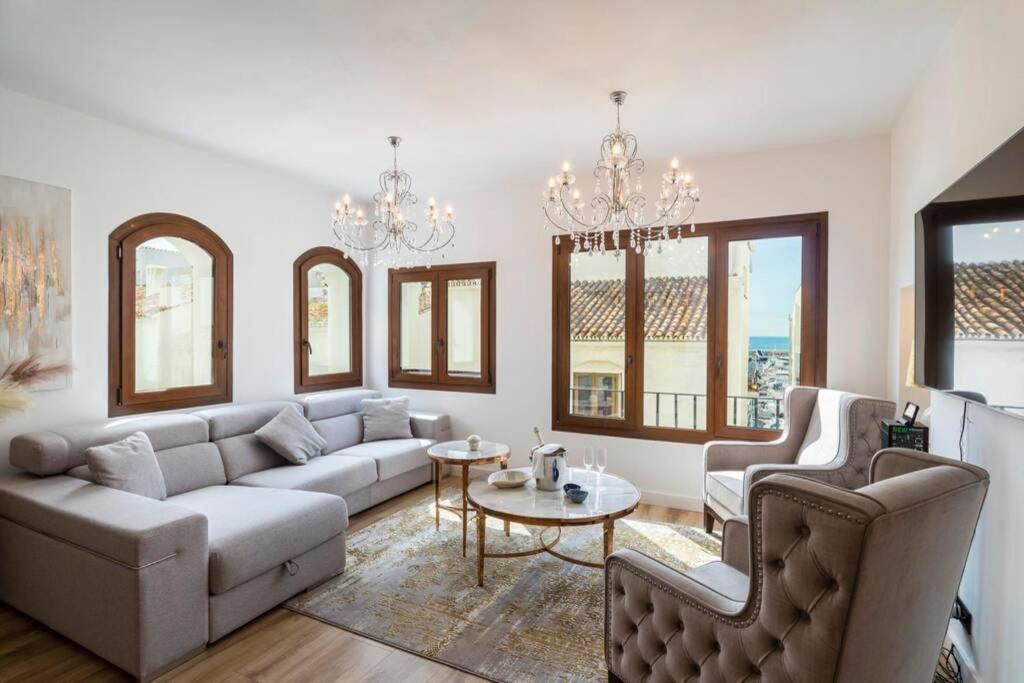 Puerto Banus second line, luxury apartement — Hotel in Marbella