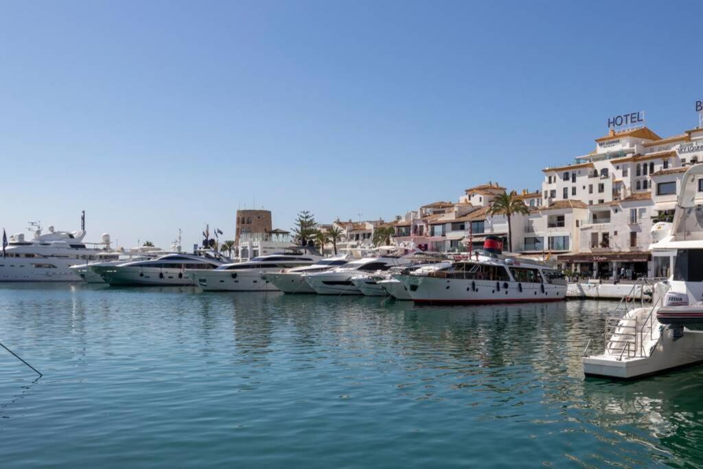 Puerto Banus second line, luxury apartement photo