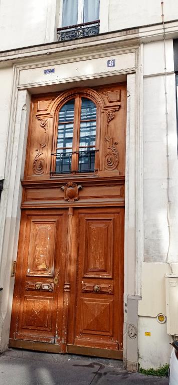 Studio in Montmartre photo