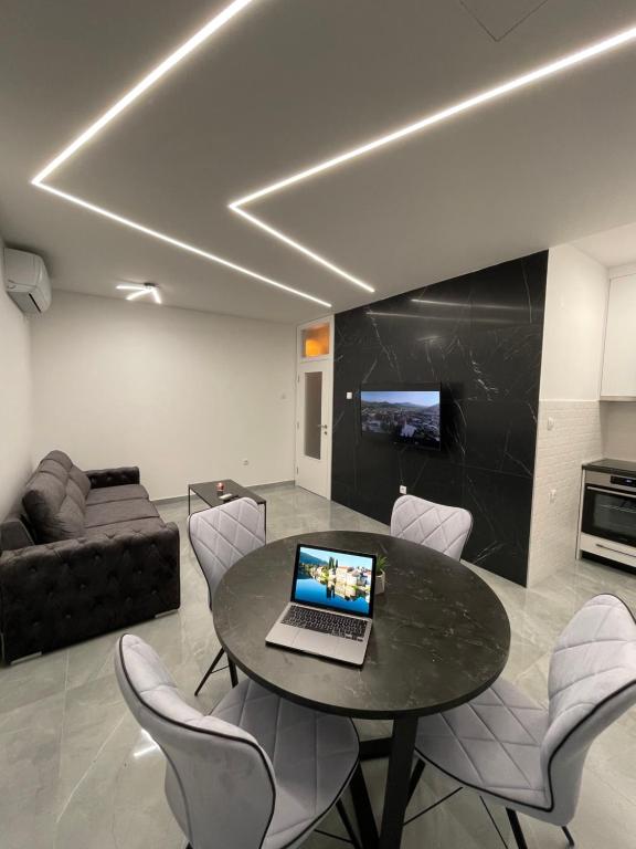 Trebinje LUX Apartman sa garažom blizu centra - 1