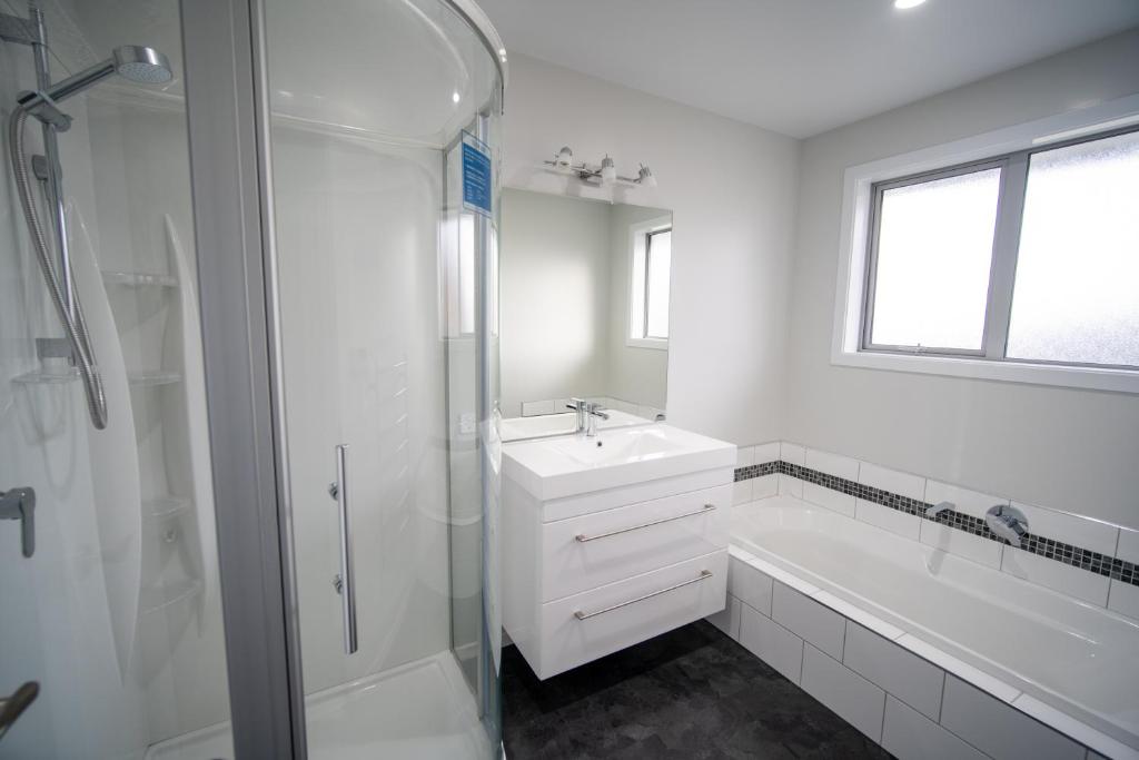 Relax on Rodeo - Te Anau Holiday Home photo