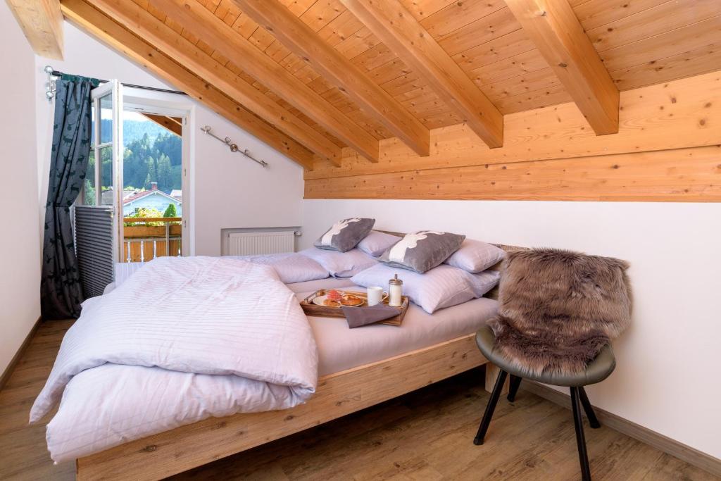 Berg Fux - Zwei Ferienhäuser mit je 5 und 6 Schlafzimmern mit eigener Dachterrasse - fantastischem Bergblick - Weber Gas Grill - 3