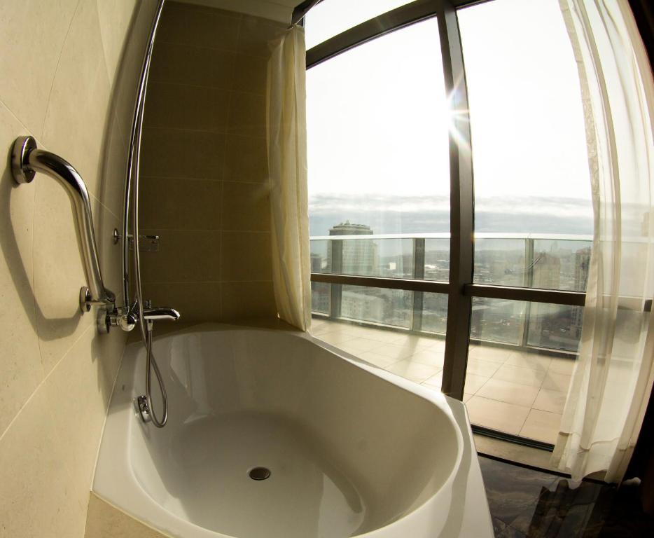 Parkside Hotel & Apartments