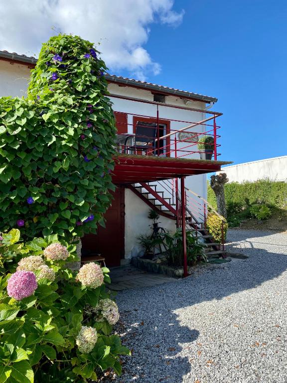 "Palomar", duplex de charme 80m2 - 2 ch - 2 sdb - parking et terrasse - 3
