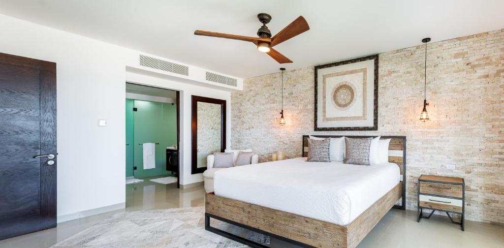 Gorgeous Ocean Front Apartment Casa Shell condo - 2