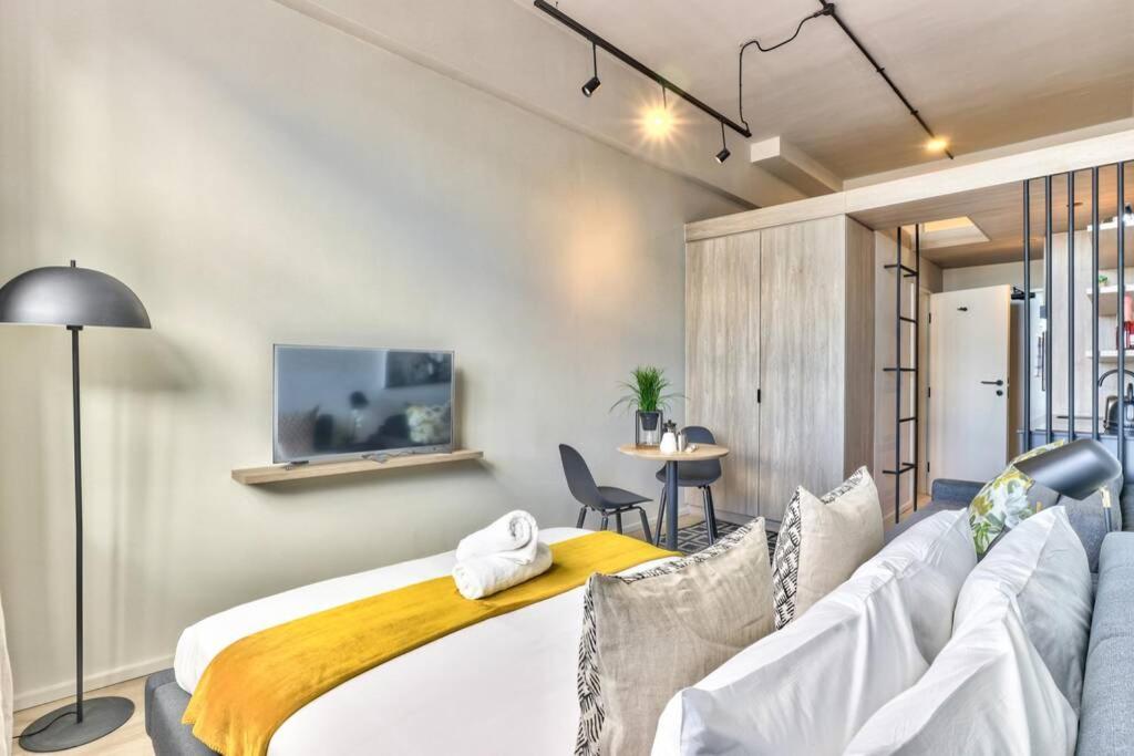 Sunny Escape in the heart of the CBD at The Harri. w/ parking, Kapské Město