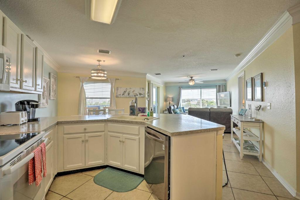 St Augustine Condo with Pool Access, Walk to Beach! 전경