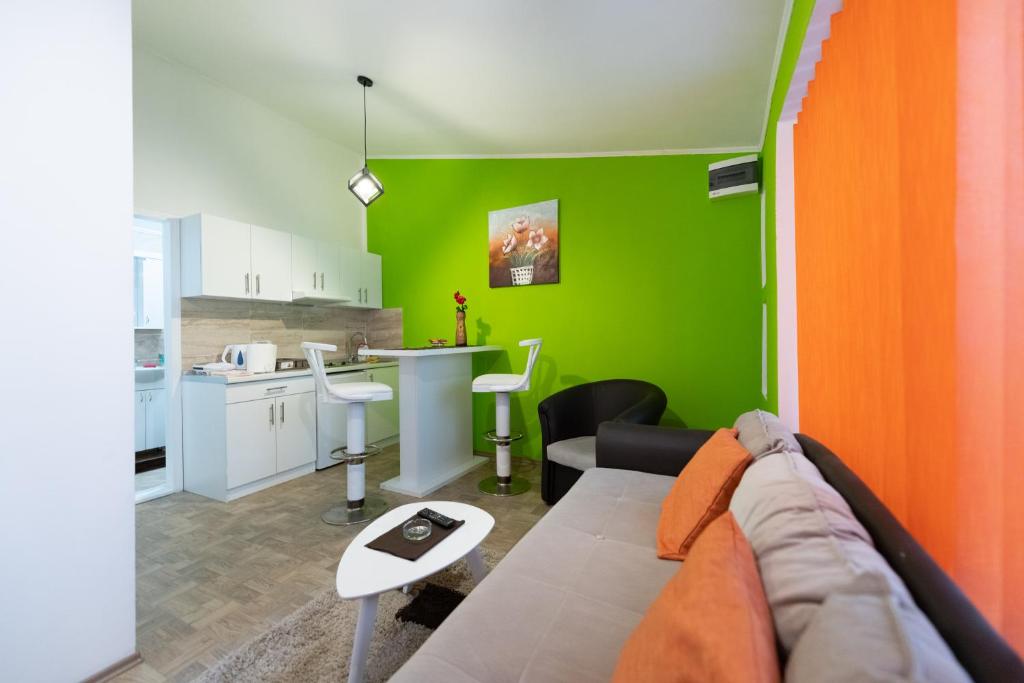 Downtown 1 — Hotel in Subotica