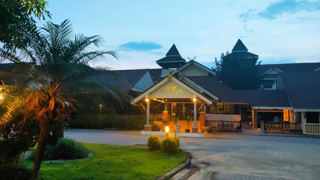 Exterior view, Luck Swan Resort in Chiang Rai