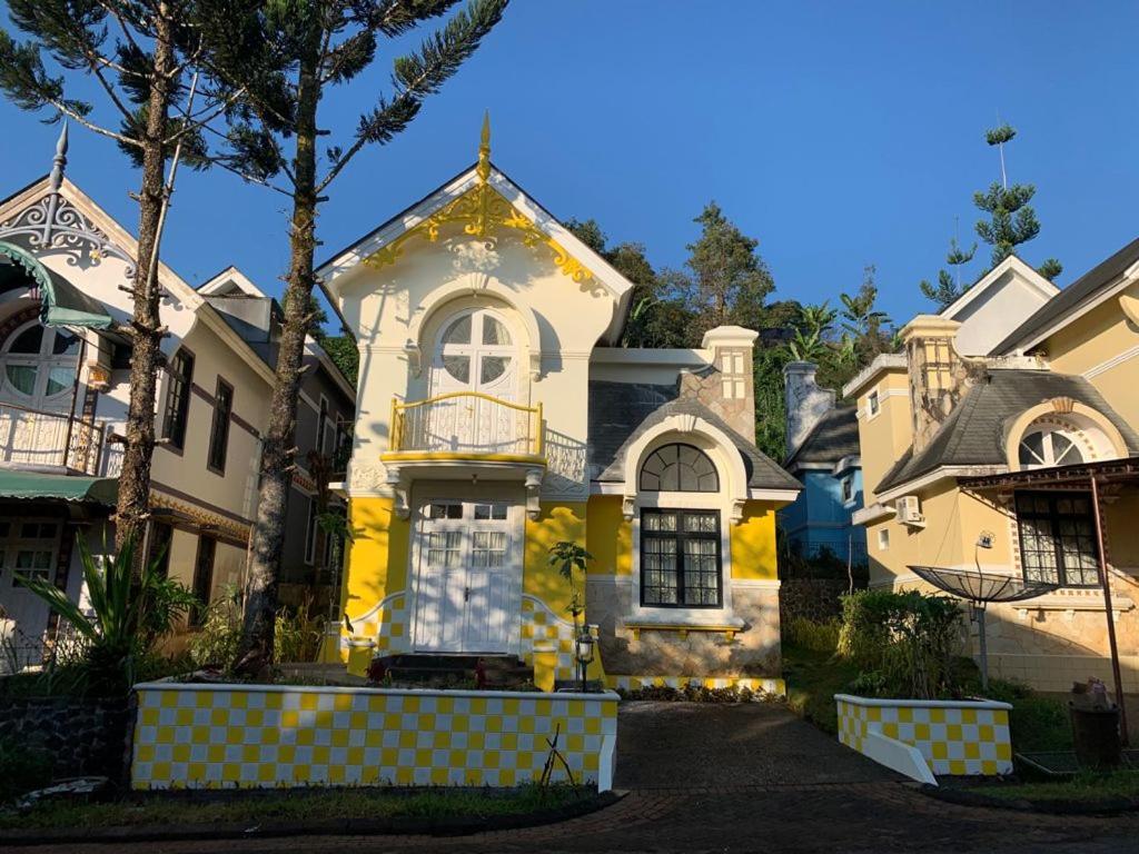 Villa Wubao Kota Bunga 3 Kamar Harga Budget — Hotel in Puncak