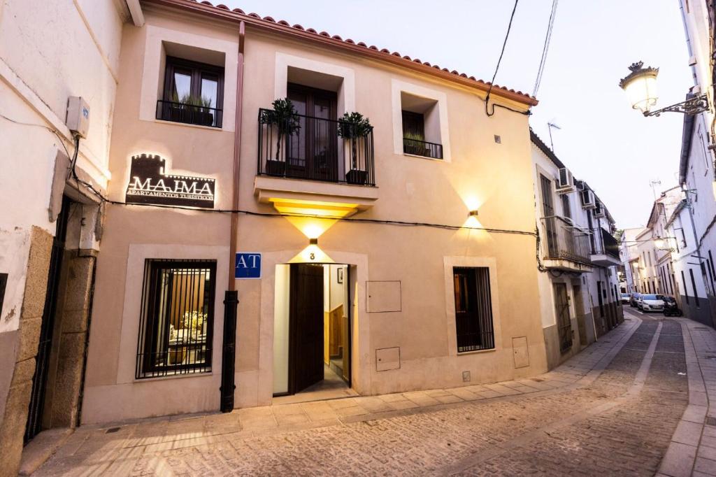 Apartamentos turisticos MAJMA — Hotel in Caceres