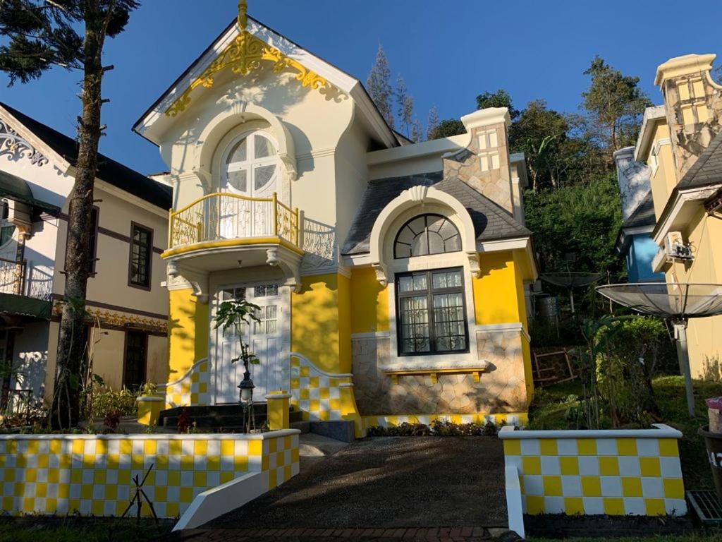 Villa Wubao Kota Bunga 3 Kamar Harga Budget photo