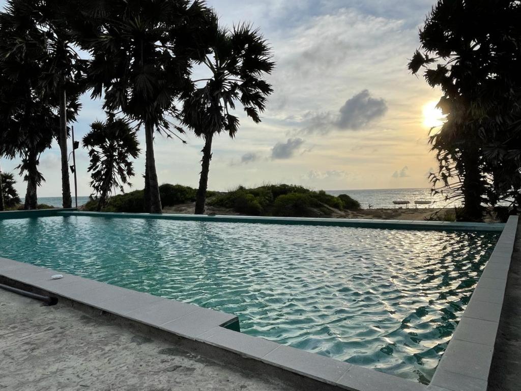 Majestic Beach Retreat — Hotel in Kalpitiya