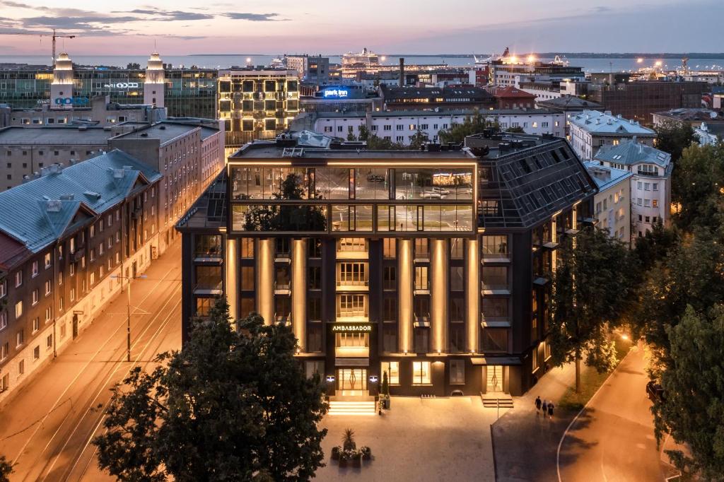 Bob W Ambassador, Tallin