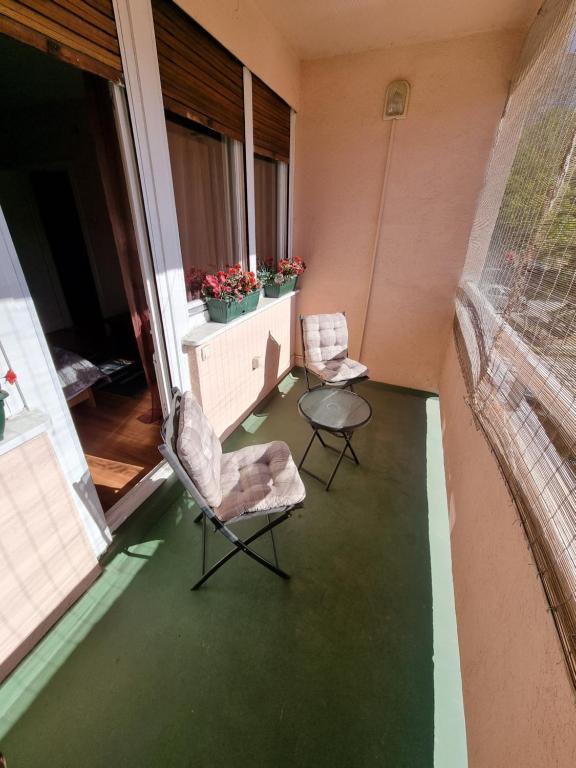 Large, Spacious Apartment Voždovac - 2