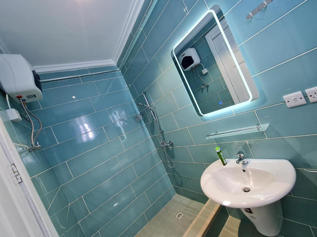 Adepa Court Luxury Apartment Services photo
