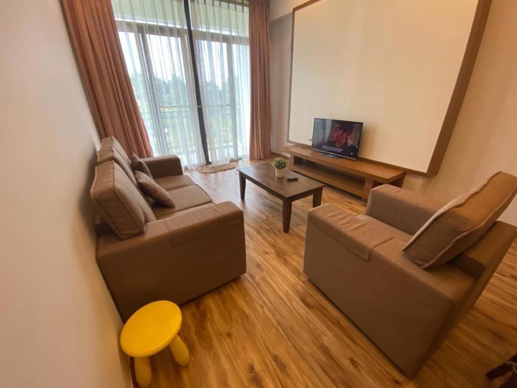 Shared lounge/TV area