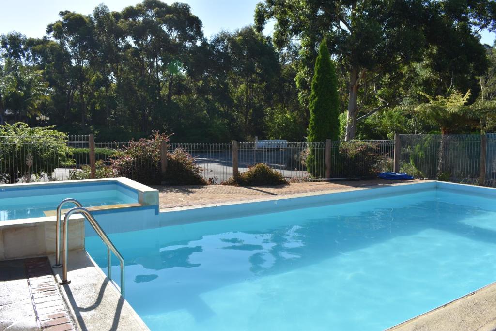 Sanctuary House Resort Motel photo