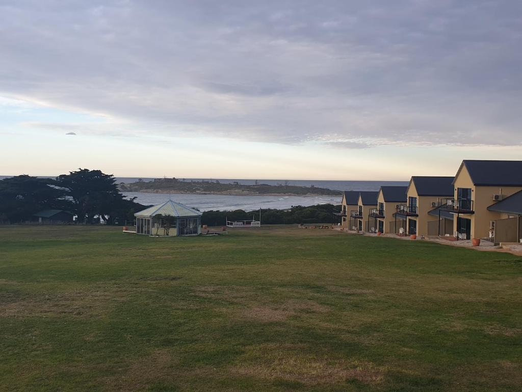 المنطقة المحيطة