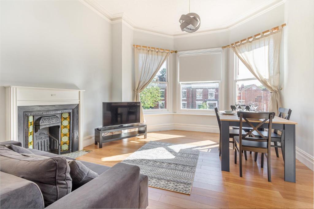 Guest Homes - Droitwich Road Dwelling