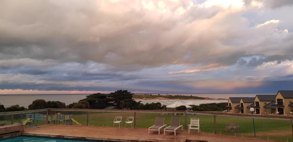 المنطقة المحيطة