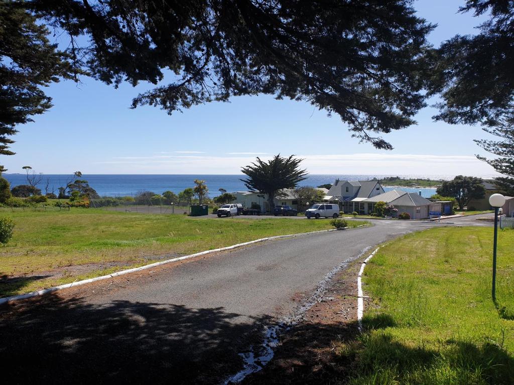 المنطقة المحيطة