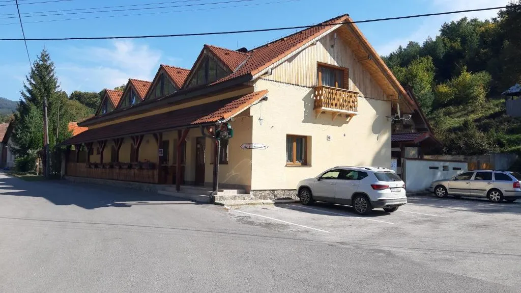 Penzión pri studničke Omastiná, hotel in Omastiná