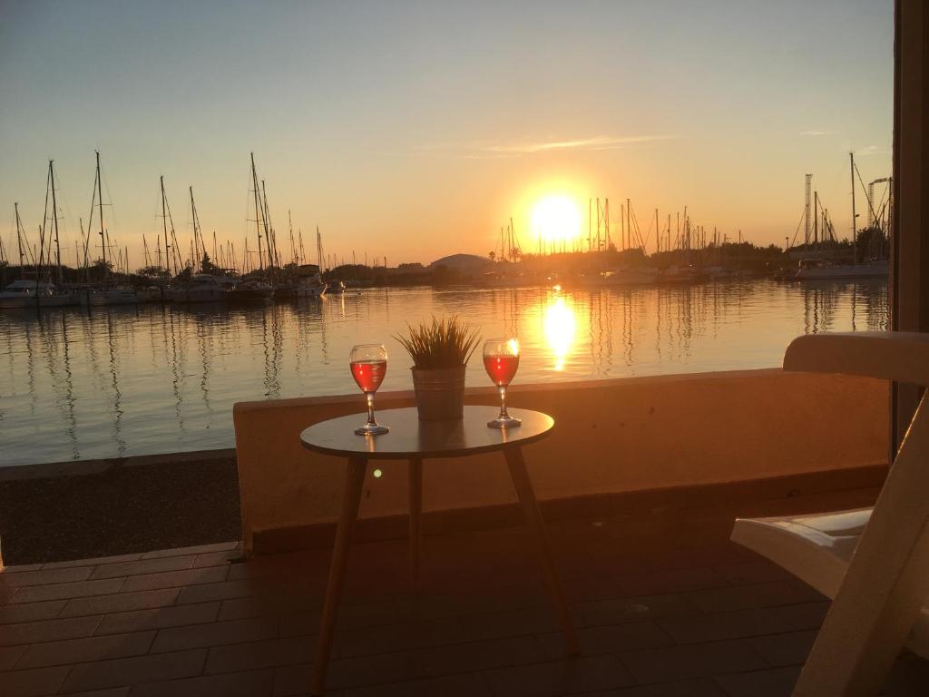 Studio - Les pieds dans l'eau agréable en toutes saisons 4 couchages - climatisation - parking privé - piscine sur mer - vue magnifique et rare - situation optimum - Les argonautes - Ile des pêcheurs - Cap d'Agde - 3