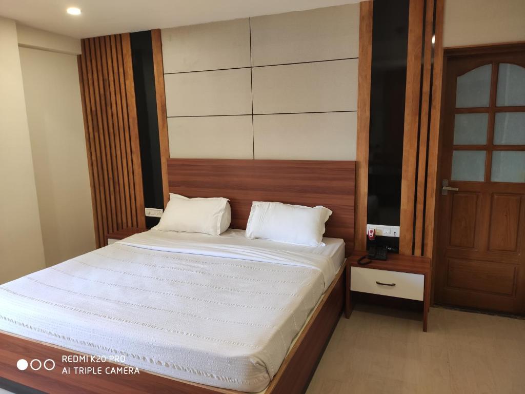 Hotel Sree Gokulam Apartments photo