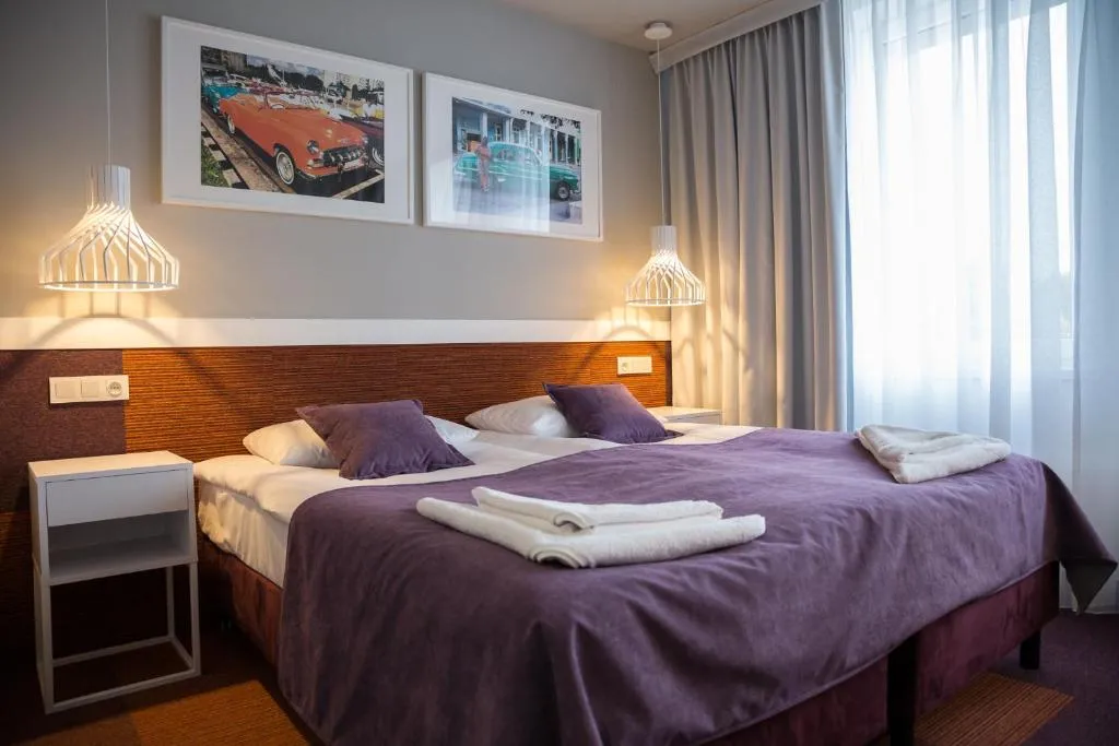 Hotel Quattro，位于什切齐内克的酒店