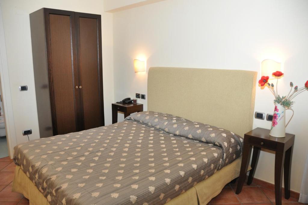Hotel Urbano V photo