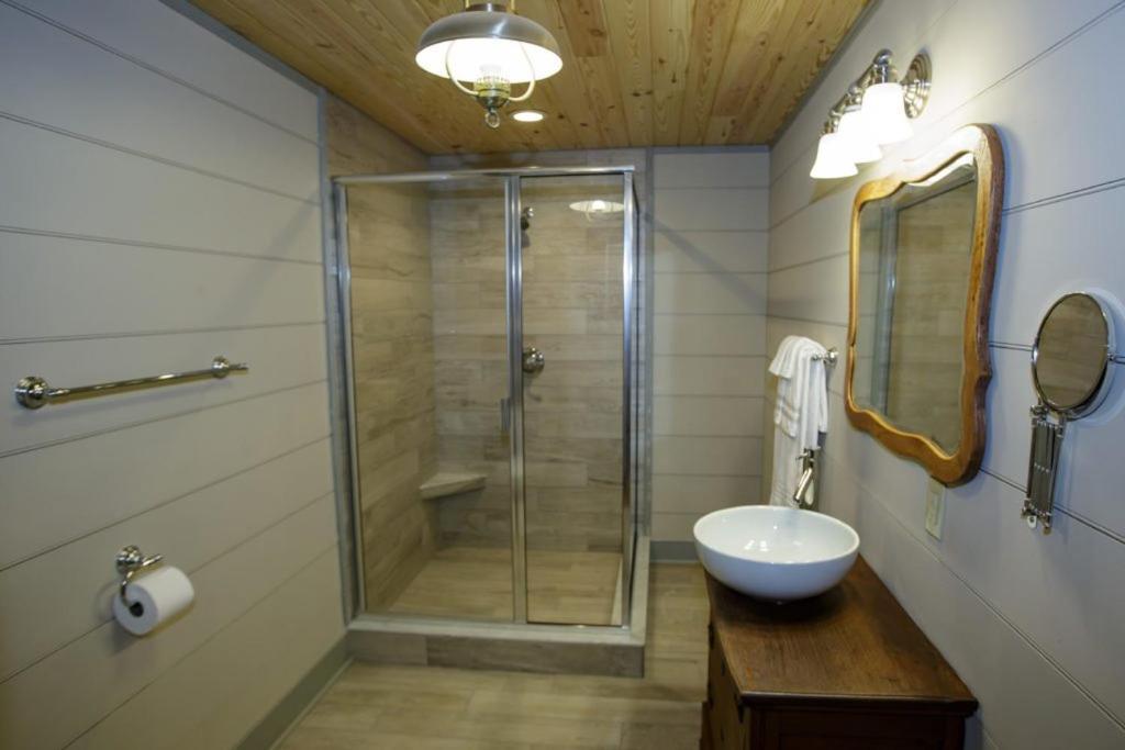 Inn at MeadowCroft photo