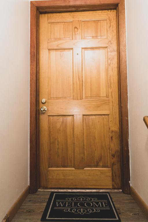 Nice three bedroom rental unit free parking & wifi photo