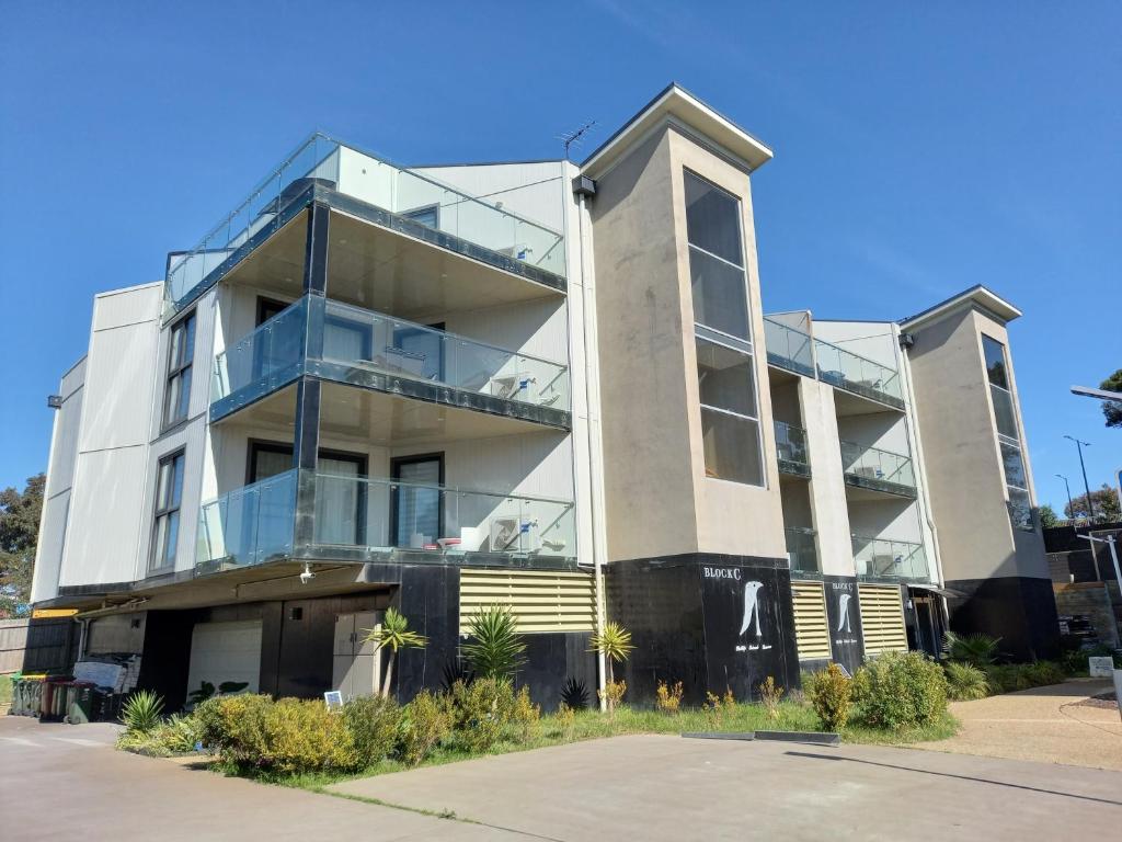 Apartments in Phillip Island Towers - Block C photo