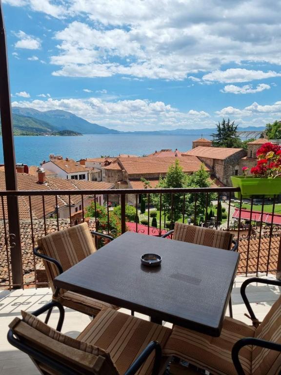 Lukanov Apartments & Guest Rooms photo