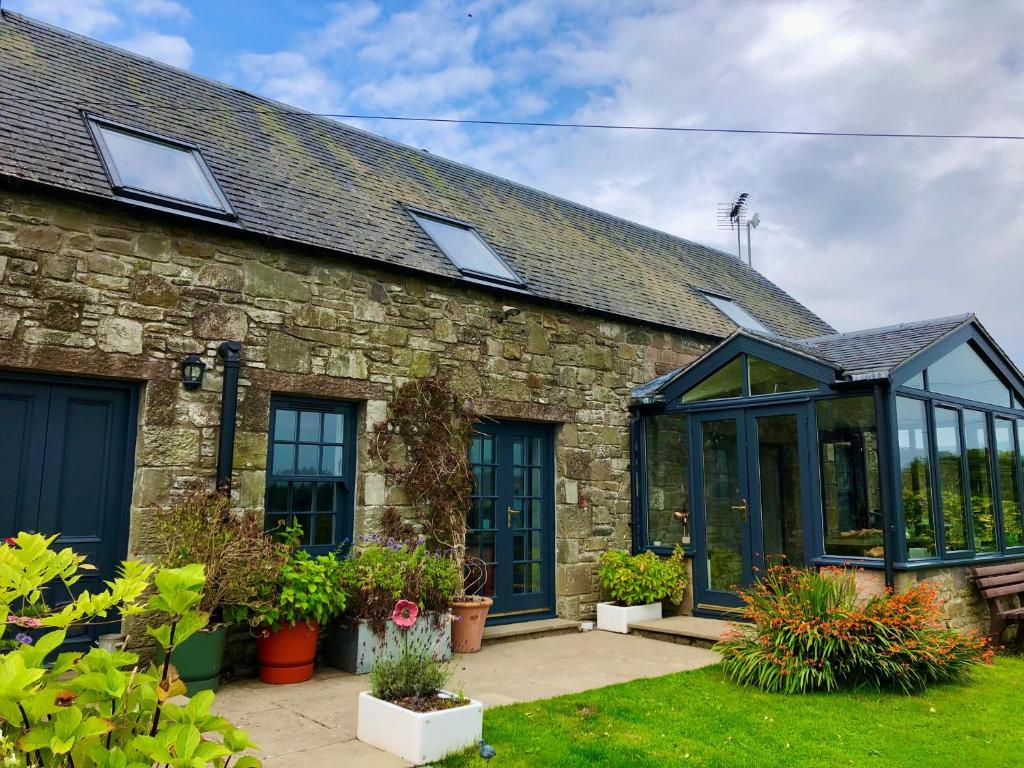 Trossachs Barn & Cabin - boutique B&B, Port of Menteith