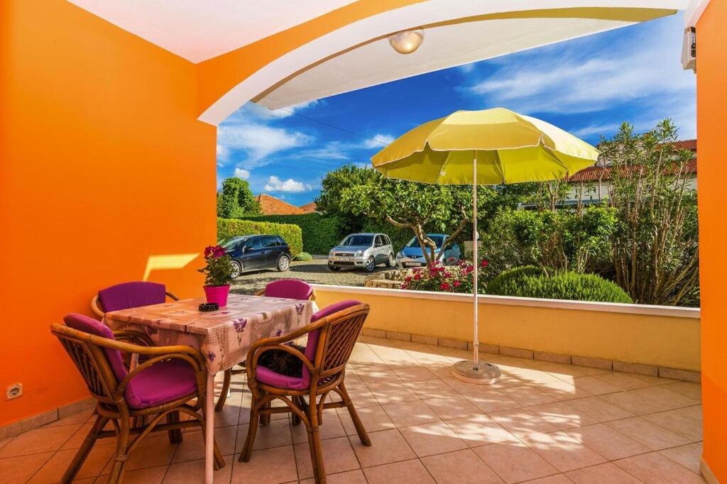 Apartment in Nin near Beach & Pool, Zaton