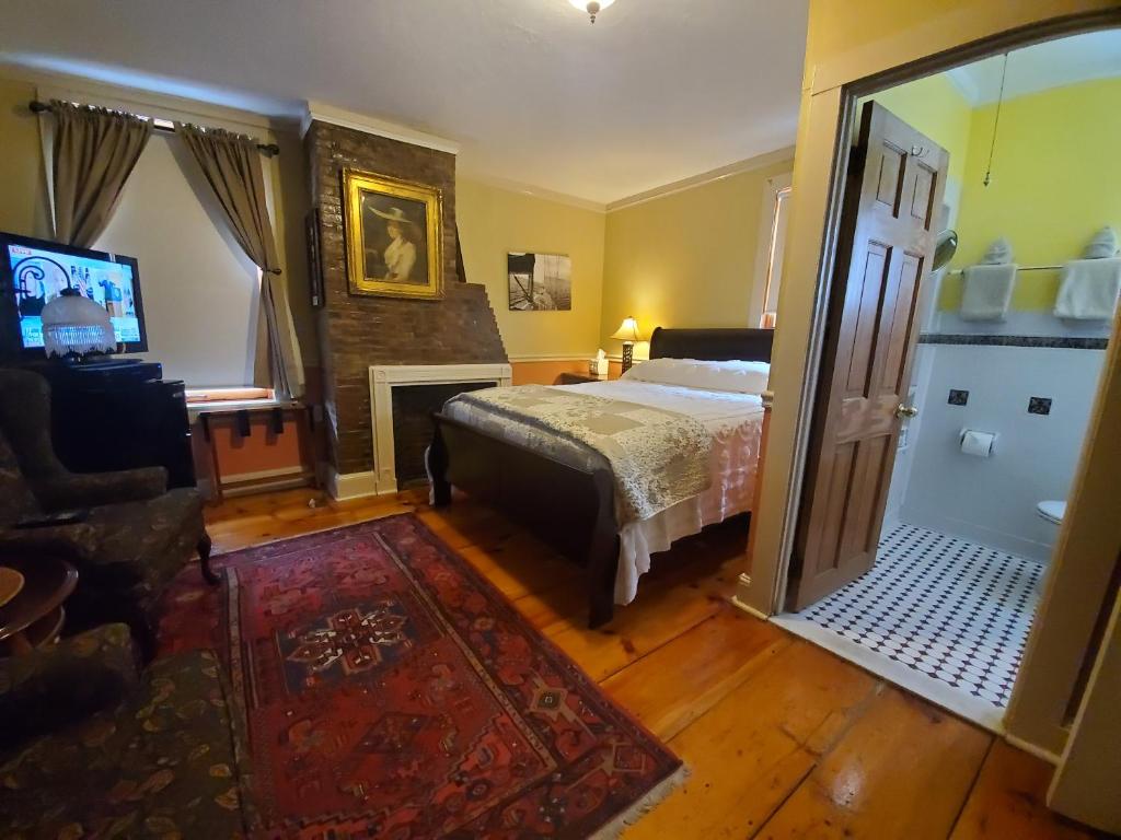 Burbank Rose Inn Bed & Breakfast photo