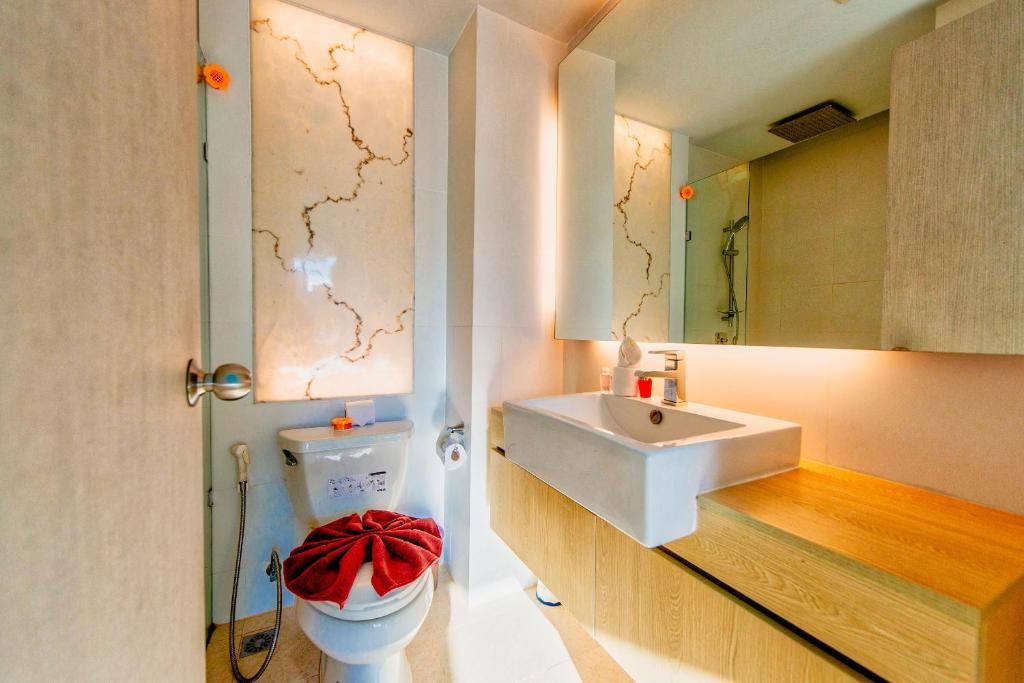 Atlantis Condo Resort  Pattaya  EVT photo