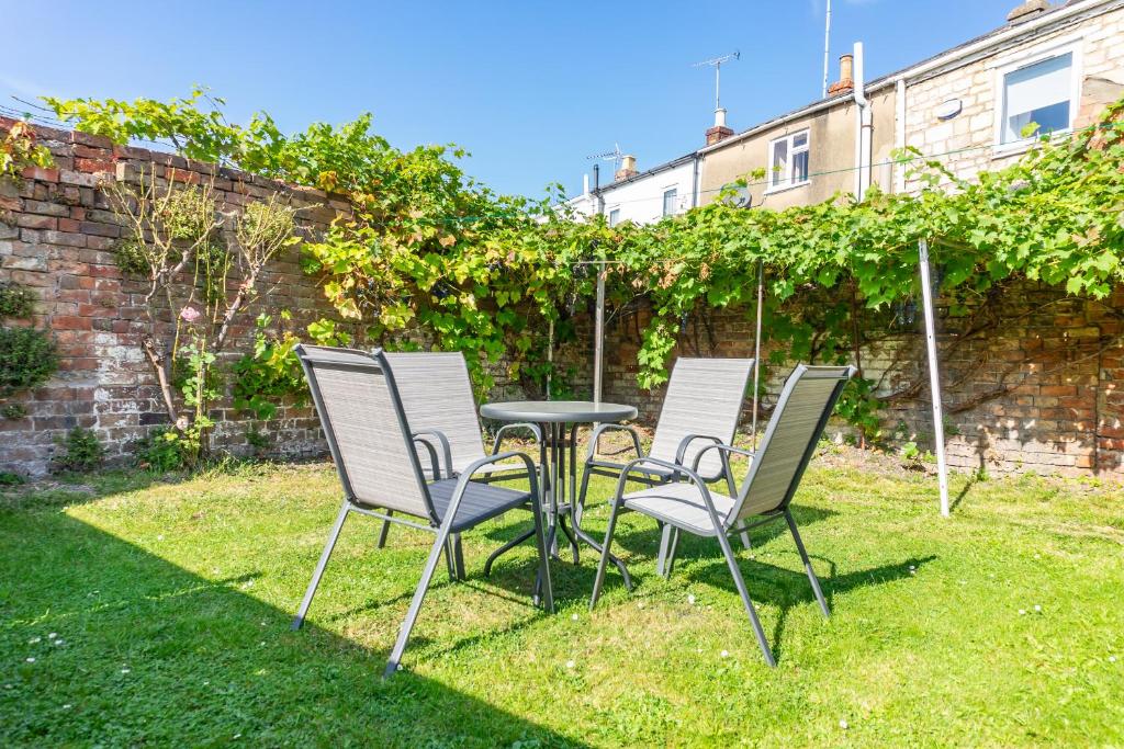 Cheltenham 2 Bedroom Home (Sleeps 6) photo 5