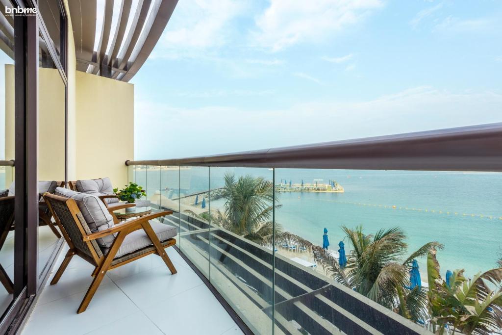 bnbmehomes - Rare Find on the Palm Jumeirah - 100 — Hotel in Dubai