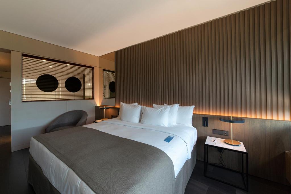 Hotel Room 4