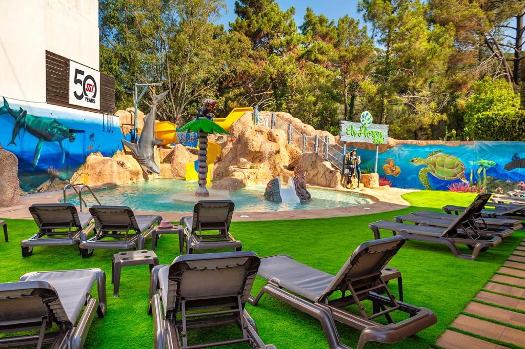 Apartaments Els Llorers — Attractions for children in Lloret de Mar, Catalonia