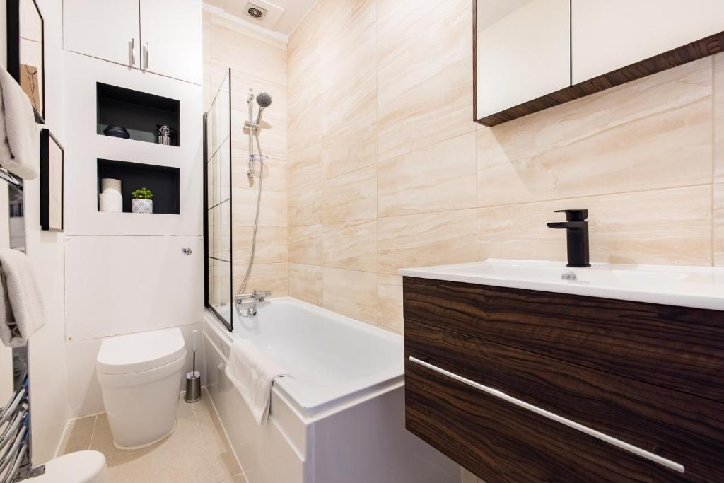 The Notting Hill Hideaway - Quaint 1BDR Apartment photo