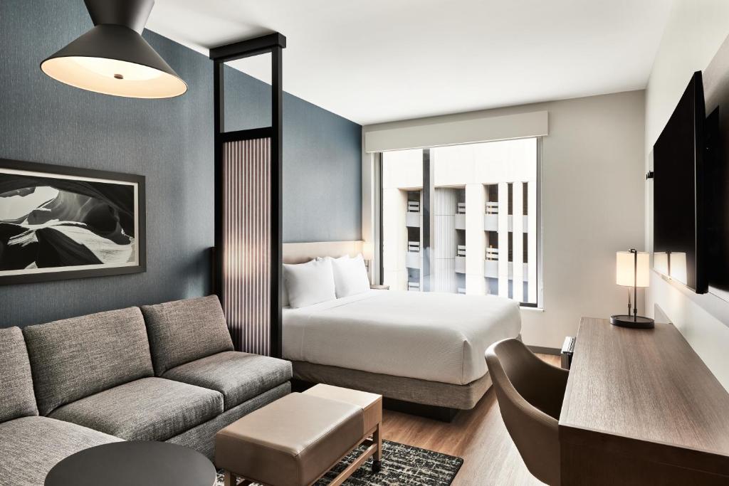 ไฮแอท เพลส ฟีนิกซ์/ดาวน์ทาวน์ (Hyatt Place Phoenix/downtown)