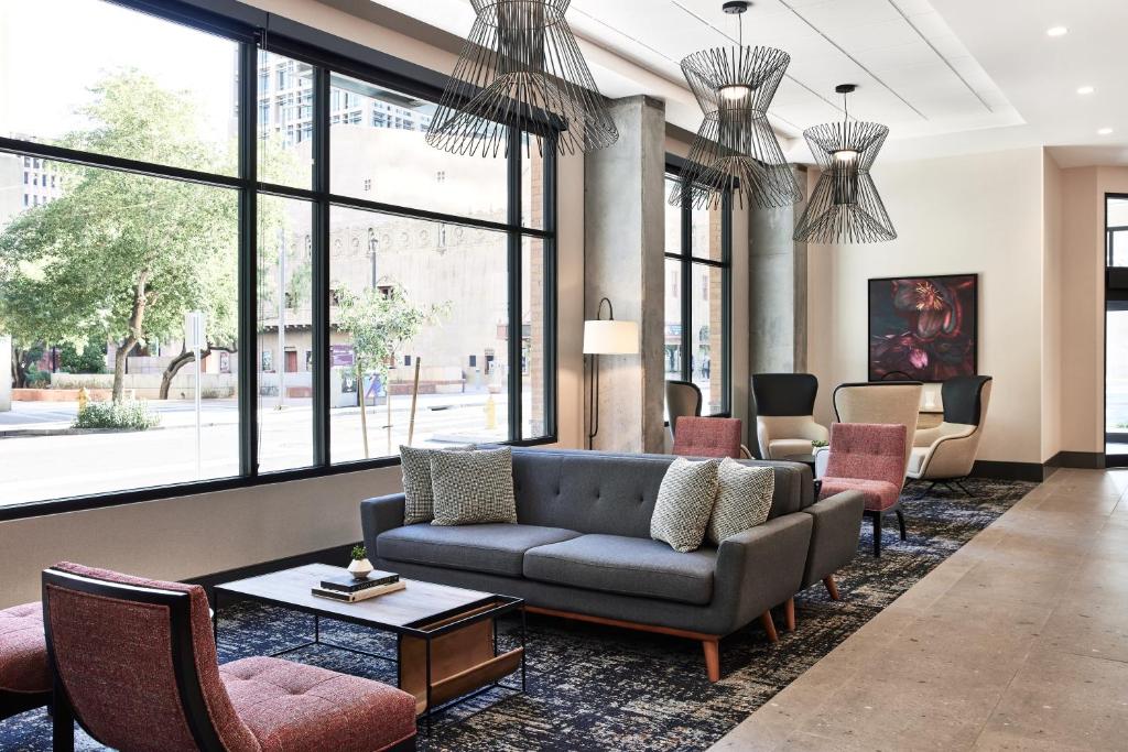 ไฮแอท เพลส ฟีนิกซ์/ดาวน์ทาวน์ (Hyatt Place Phoenix/downtown)